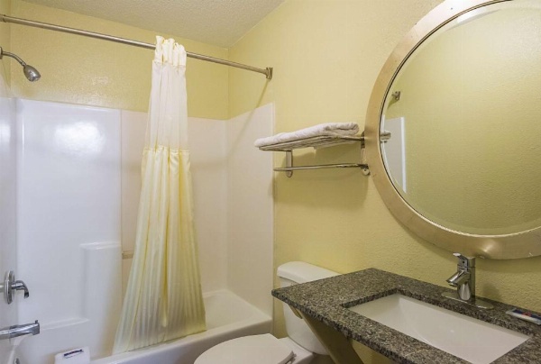 Savannah Garden Inn image 8