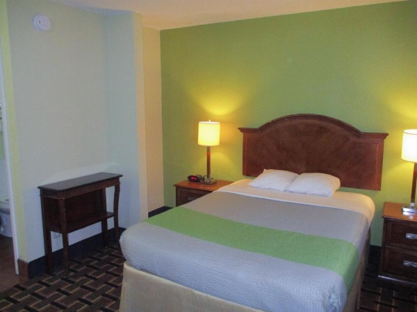 Savannah Garden Inn image 9